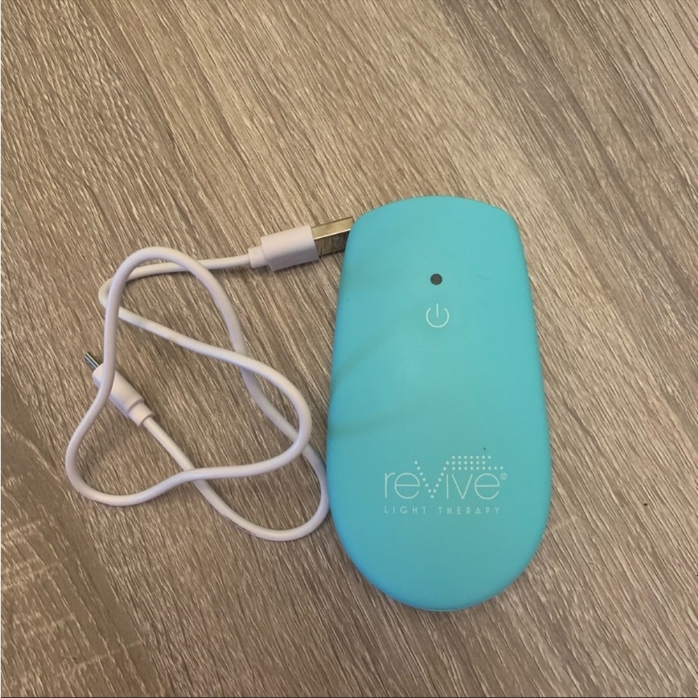 Revive LED light for acne - Picture 2 of 6